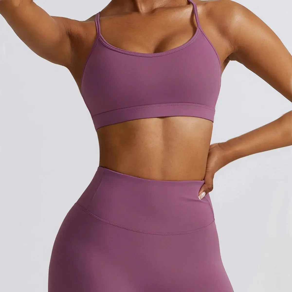 Compleu sport seamless negru purtat de model