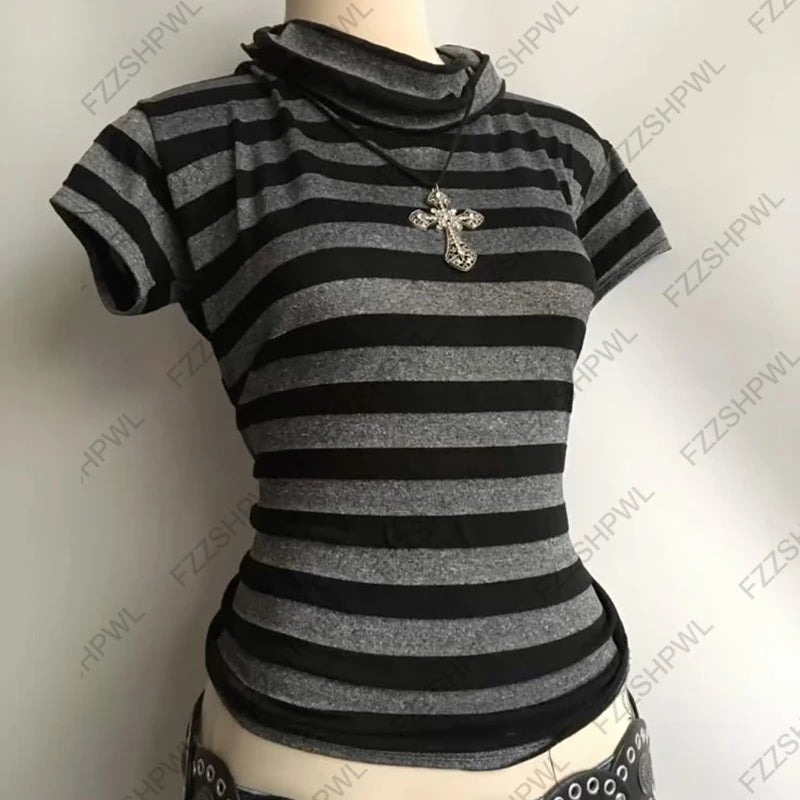 Tricou Y2K dungat negru/alb detaliu față